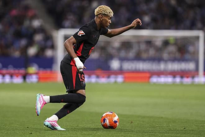 德州扑克新手被故事骗（德州扑克新手落入故事陷阱）