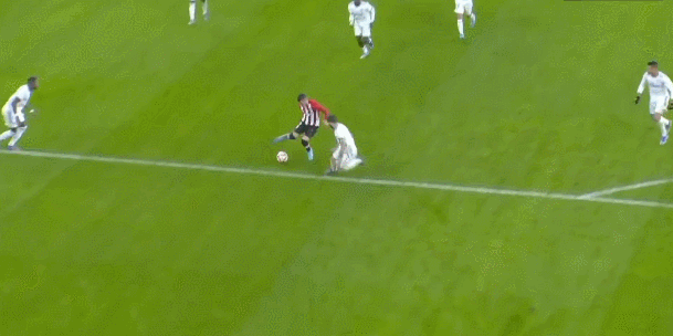 阿森纳成为第二支，在小组赛／联赛阶段10连胜的英伦球队