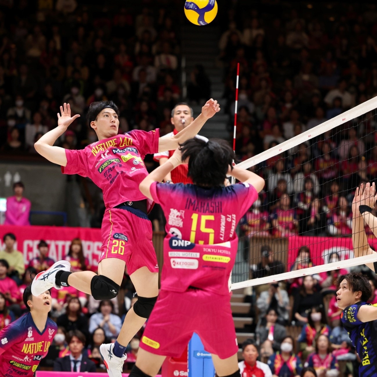 19岁22天，莱比锡边锋迪奥曼德成为德甲历史第二年轻戴帽球员